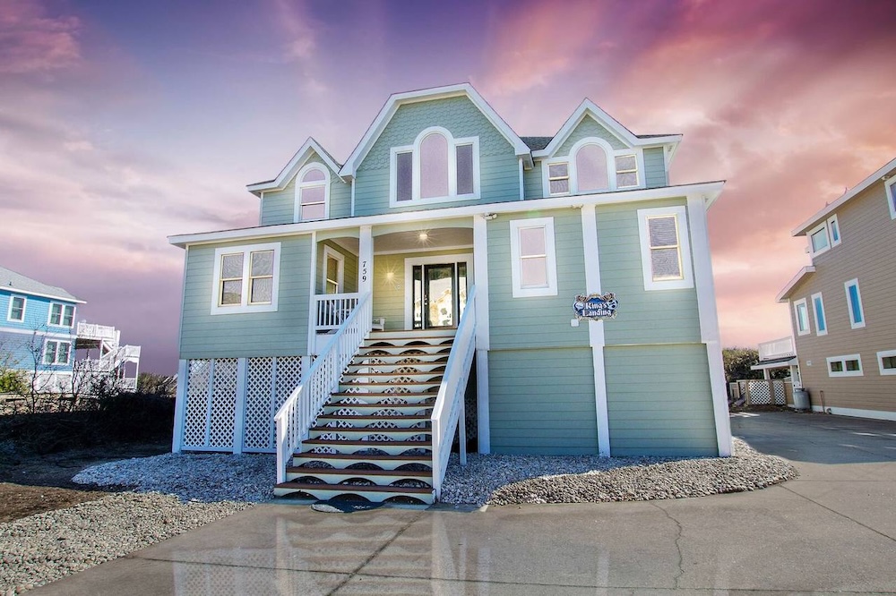 Exterior of Kings Landing vacation rental in the outer banks